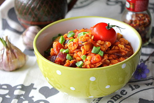 Ароматная чечевица с овощами