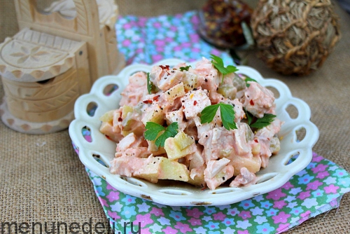 Рецепт салата из курицы, огурцов и яблок | Меню недели