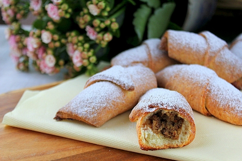 Рогалики с начинкой из грецких орехов | Меню недели